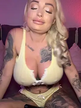 shortybig official online show from May 2026 04:32:01 AM