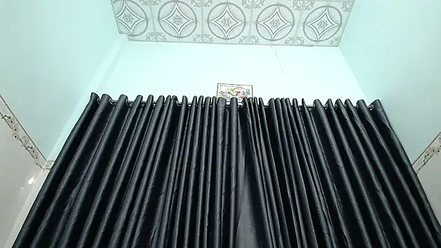 Snapshot of Grass_99 chatting on November 2025 04:40:01 AM Grass 99 online show from November 2025 04:40:01 AM