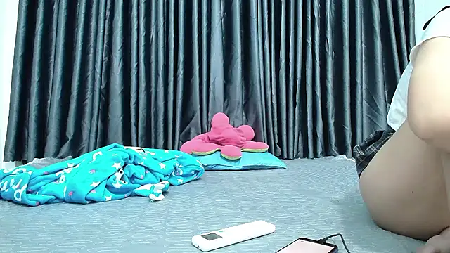 Snapshot of Grass_99 chatting on November 2025 04:34:02 AM Grass 99 online show from November 2025 04:34:02 AM