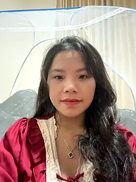 Snapshot of Bella_7777 chatting on October 2025 03:45:01 PM Bella 7777 online show from October 2025 03:45:01 PM