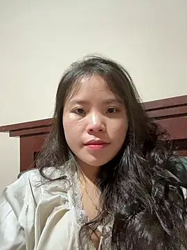 Snapshot of Bella_7777 chatting on February 2026 03:44:02 PM Bella 7777 online show from February 2026 03:44:02 PM