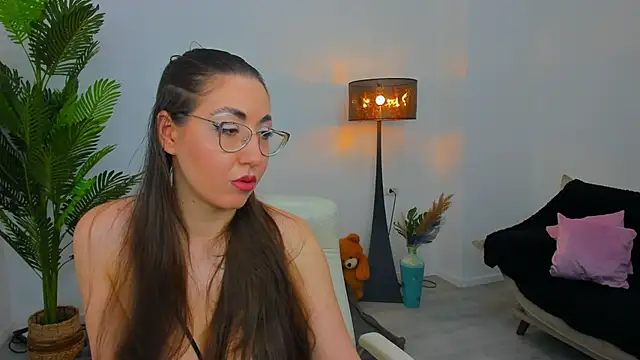 Snapshot of Kylie_Kathy chatting on January 2026 08:54:01 PM Kylie Kathy online show from January 2026 08:54:01 PM