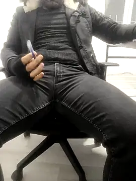 Snapshot of Yaman_33 chatting on January 2026 01:24:02 PM Yaman 33 online show from January 2026 01:24:02 PM