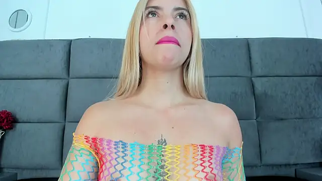 Snapshot of Barbiie_98 chatting on October 2025 01:53:02 PM Barbiie 98 online show from October 2025 01:53:02 PM