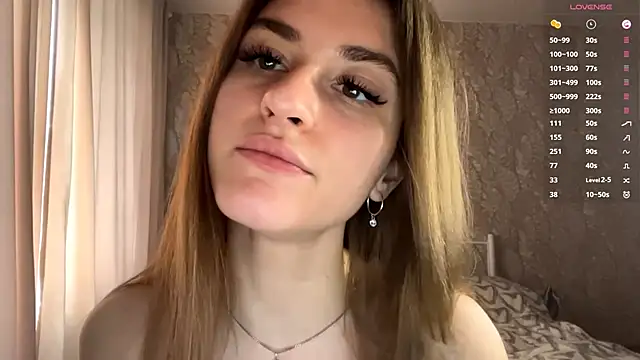 Snapshot of miainheat chatting on October 2025 09:10:02 AM miainheat online show from October 2025 09:10:02 AM