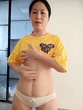 Snapshot of chengcheng12 chatting on October 2025 01:03:02 AM chengcheng12 online show from October 2025 01:03:02 AM