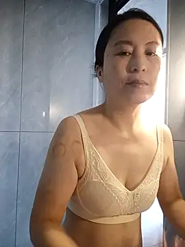 Snapshot of chengcheng12 chatting on October 2025 01:09:01 AM chengcheng12 online show from October 2025 01:09:01 AM