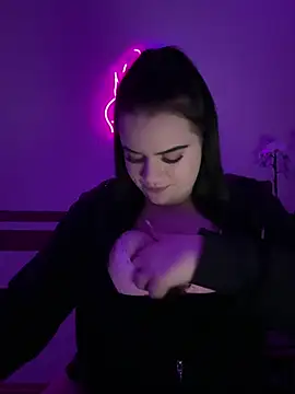 Shellybttn online show from April 2026 12:37:01 AM