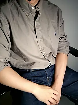 111owo111 online show from October 2025 01:40:02 PM