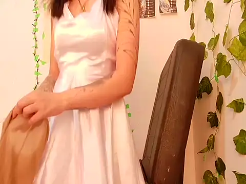 lucywhite13 online show from September 2025 07:03:02 PM