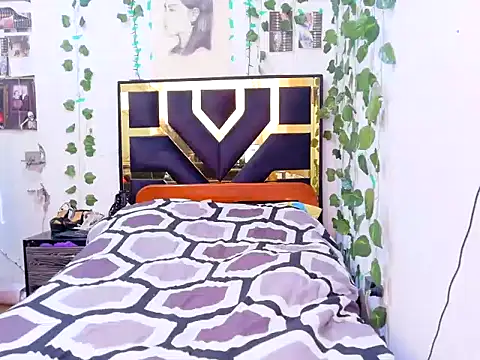 lucywhite13 online show from October 2025 03:11:02 PM