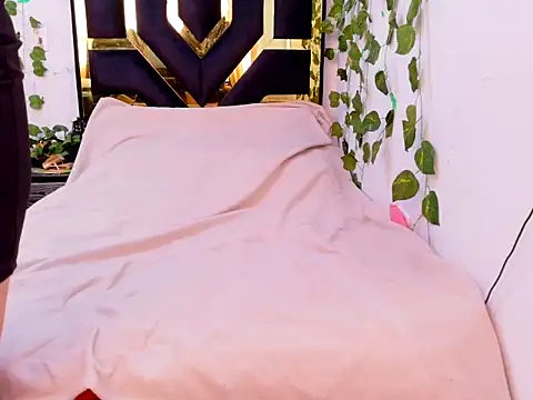 lucywhite13 online show from October 2025 03:14:01 PM