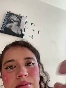 Lucy YupiSweet online show from November 2025 04:18:02 PM