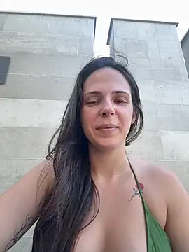 Snapshot of Lady_LauraRose chatting on December 2025 07:21:02 PM Lady LauraRose online show from December 2025 07:21:02 PM