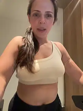 Snapshot of Lady_LauraRose chatting on January 2026 02:24:01 AM Lady LauraRose online show from January 2026 02:24:01 AM