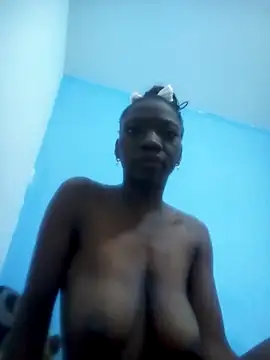 Aurora-Queen online show from October 2025 03:25:01 AM