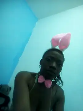 Aurora-Queen online show from November 2025 04:25:01 AM