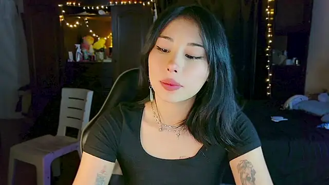 Snapshot of Shisuku_Sophi chatting on June 2026 02:24:02 AM Shisuku Sophi online show from June 2026 02:24:02 AM