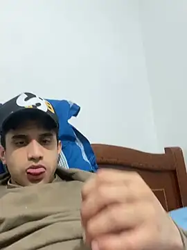Snapshot of Camachito332 chatting on April 2026 12:05:01 AM Camachito332 online show from April 2026 12:05:01 AM