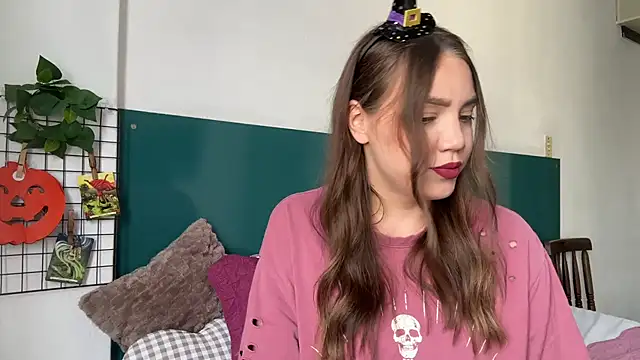 Snapshot of NebulaHaven chatting on October 2025 06:32:01 PM NebulaHaven online show from October 2025 06:32:01 PM