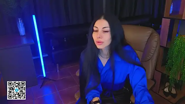 Emmi Swon online show from September 2025 01:57:02 PM