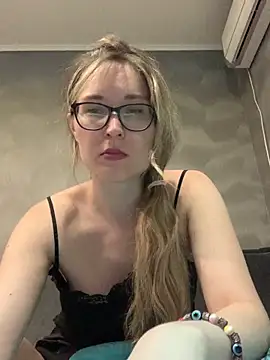 Snapshot of Jugira chatting on September 2025 10:57:01 PM Jugira online show from September 2025 10:57:01 PM