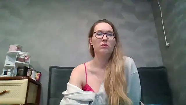 Snapshot of Jugira chatting on October 2025 11:15:01 PM Jugira online show from October 2025 11:15:01 PM