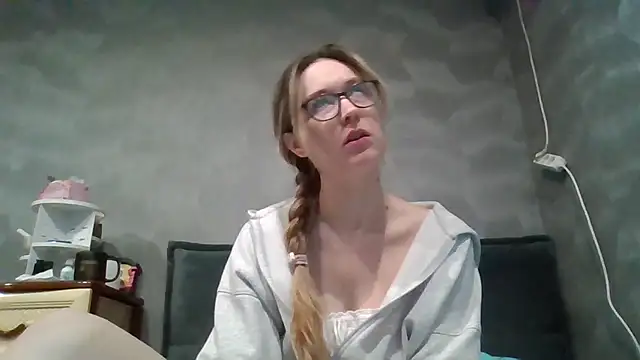 Snapshot of Jugira chatting on October 2025 11:04:01 PM Jugira online show from October 2025 11:04:01 PM