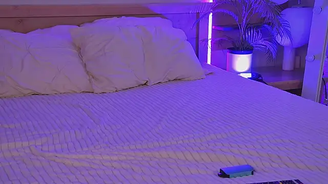 MiaEuphoria  online show from September 2025 03:50:01 AM