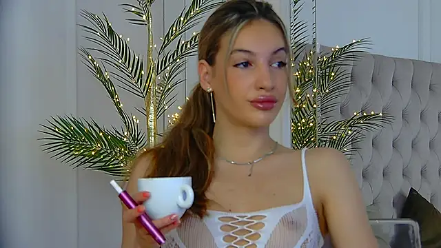 Snapshot of KimmDaviss chatting on May 2026 07:37:01 AM KimmDaviss online show from May 2026 07:37:01 AM