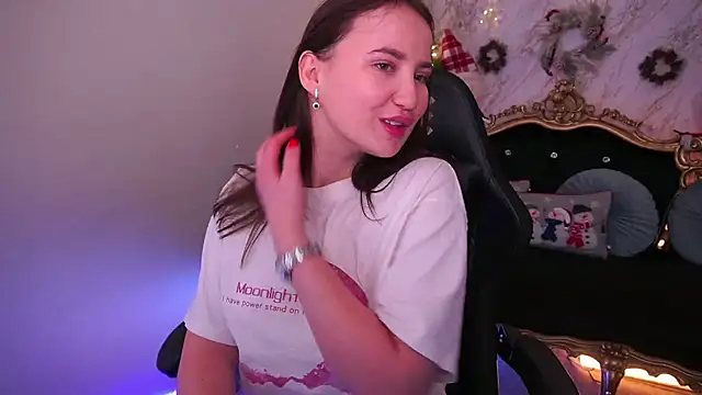 Snapshot of SofieBloom chatting on January 2026 11:03:02 AM SofieBloom online show from January 2026 11:03:02 AM