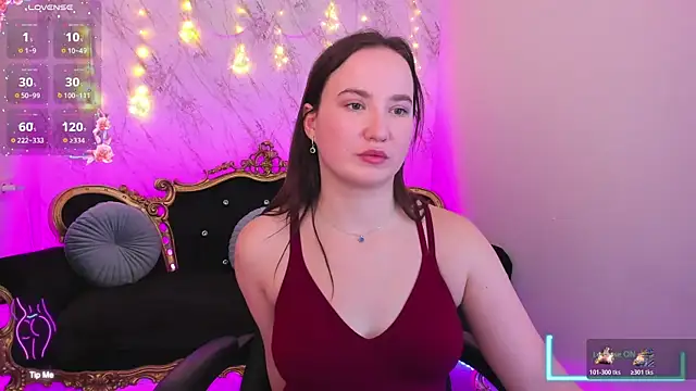 Snapshot of SofieBloom chatting on January 2026 09:28:01 PM SofieBloom online show from January 2026 09:28:01 PM