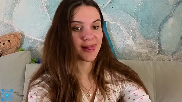 chloemilka online show from June 2026 06:34:02 PM
