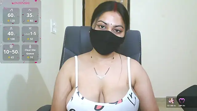 Snapshot of SassyWildCouple chatting on December 2025 04:25:02 PM SassyWildCouple online show from December 2025 04:25:02 PM