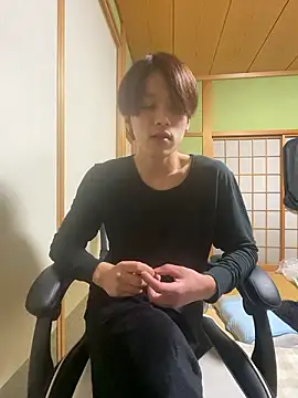 Snapshot of koushi_9213 chatting on March 2026 01:05:01 PM koushi 9213 online show from March 2026 01:05:01 PM