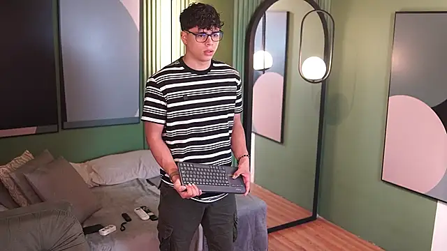 Ethan occonor online show from October 2025 01:06:02 PM