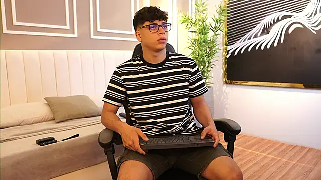 Ethan occonor online show from December 2025 12:45:01 PM