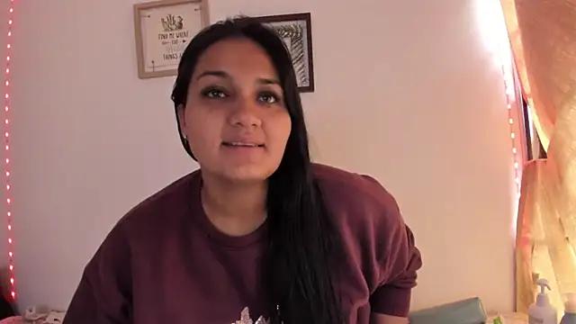 selena jhonson online show from October 2025 02:10:01 PM