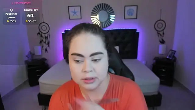 LolaVillalobos online show from January 2026 11:58:01 AM