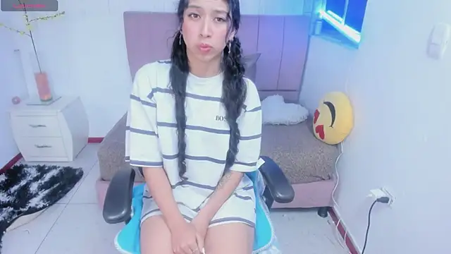 anna moon11 online show from October 2025 05:04:01 AM