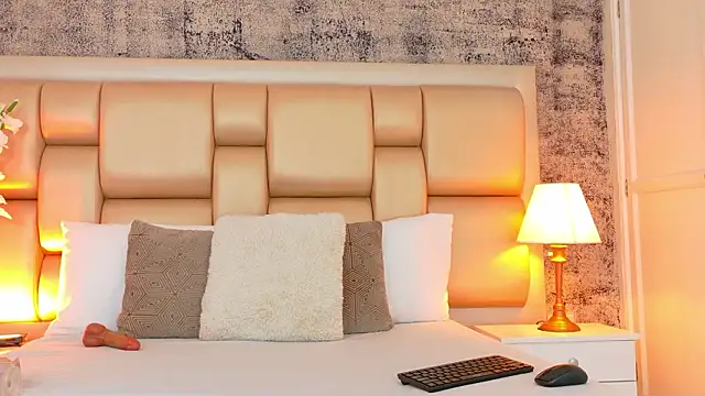 Edna Copper online show from February 2026 04:06:01 AM