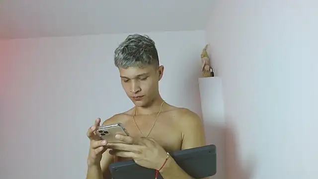 Twinkcock22 online show from May 2026 06:19:02 AM