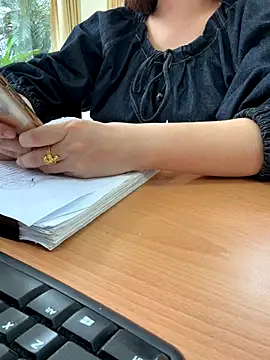 PhuongNhi21 online show from September 2025 02:44:02 AM