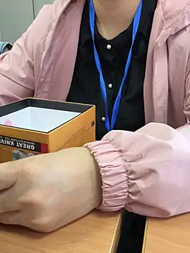 PhuongNhi21 online show from October 2025 01:17:01 AM