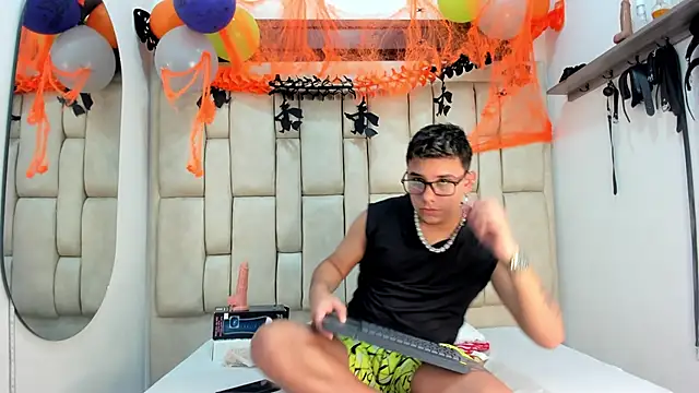 DavilANDkevin2 online show from October 2025 02:37:02 AM