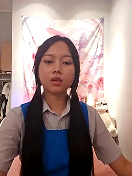 Snapshot of lirz06 chatting on September 2025 05:25:01 PM lirz06 online show from September 2025 05:25:01 PM