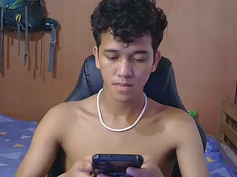 Snapshot of kenbigcockxx chatting on December 2025 02:31:02 AM kenbigcockxx online show from December 2025 02:31:02 AM