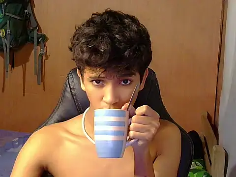 Snapshot of kenbigcockxx chatting on January 2026 07:30:01 PM kenbigcockxx online show from January 2026 07:30:01 PM