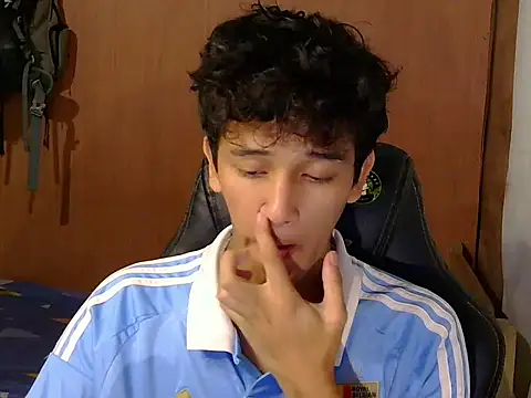 Snapshot of kenbigcockxx chatting on January 2026 06:28:01 AM kenbigcockxx online show from January 2026 06:28:01 AM