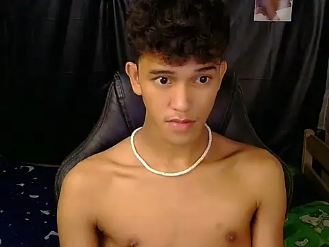 Snapshot of kenbigcockxx chatting on February 2026 05:33:01 PM kenbigcockxx online show from February 2026 05:33:01 PM